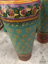 Slanke ijzeren watervaas handgeschilderd Indiaas kunstwerkwaterpot 147907 verkocht
