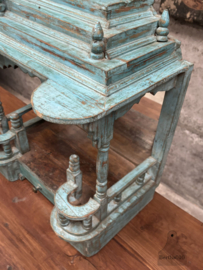 Middelgroot houten altaar uit India handgesneden en mystiek karakter 147877a