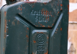 Oude jerrycan roest (131369)..verkocht