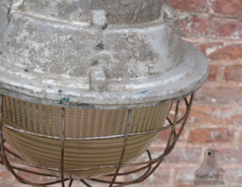 Oude fabriekslamp (133495)............verkocht