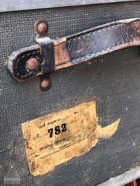 Oude koffer op wielen (138275) verkocht