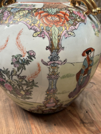 Monumentale Chinese ‘Palace Style’ dekselvaas met gouden Foo Dog (42 cm) 147973