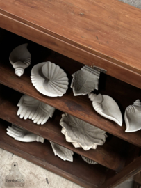 Drie antieke identieke Engelse vitrinekasten 147880 881 882 verkocht