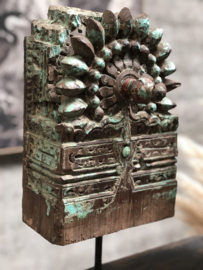 Vier antieke Oosterse ornamenten op standaard (145509)