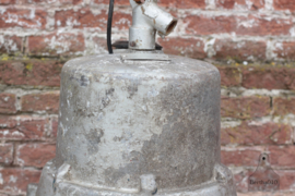 Oude fabriekslamp (133495)............verkocht