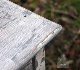 Oude side table (130115) verkocht