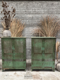 Authentieke groene atelierkasten ijzer en hout 147725