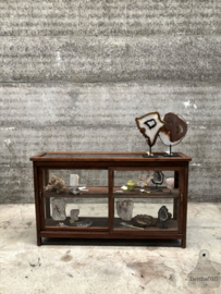 Houten winkelvitrine jaren 20/30 karaktervol en veelzijdig 147662 verkocht