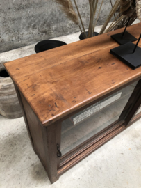 Smal Engels dressoir (145585) verkocht