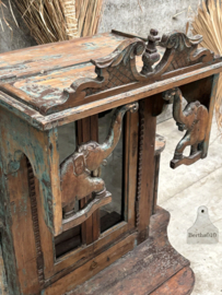 Unieke vondst, oude originele antieke houten tempel altaar 147673