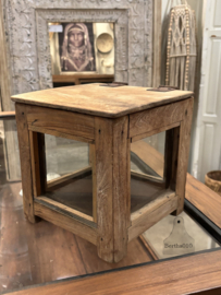 Antiek vitrinekastje met oud gebobbeld glas 147711 verkocht