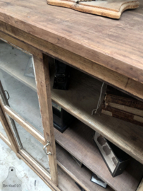 Oude vitrinekast dressoir (146132) lengte 193 cm verkocht