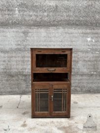 Art Deco vitrinekast met glas aan drie zijden 147678