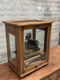 Uniek antiek laboratoriumkastje met origineel etiket uit 1917 147776 verkocht