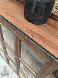 Antieke vitrinekast met rondom glas 148152