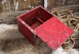 Oude geleefde kist (131453)..verkocht