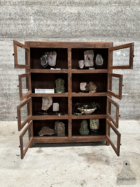 Antieke houten vitrinekast, 8 glazen deuren prachtige patina 147676 verkocht