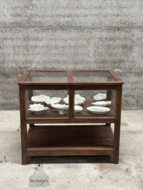 Antieke glazen museumvitrine 147693