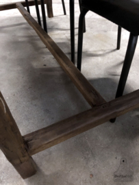 Oude robuuste kloostertafel (146436) verkocht