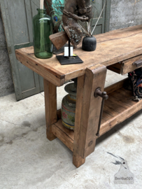 Oude halflange werkbank met dicht en dik werkblad (147050) lengte 184 cm verkocht