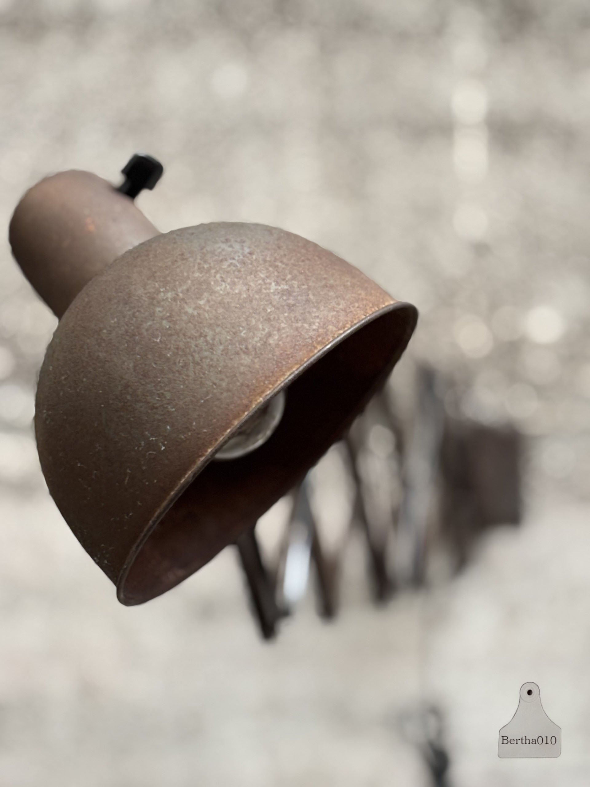 Scharnierlamp jaren 30/40 147574