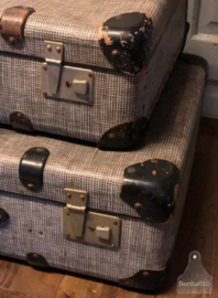 2 oude koffer (139926, 139927) verkocht