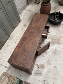 Lage antieke ladekast met karakter en patina 148109