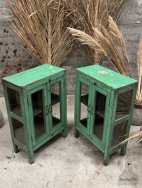 Oude smalle houten vitrinekastjes Ibiza vibes India 147843 bohemian