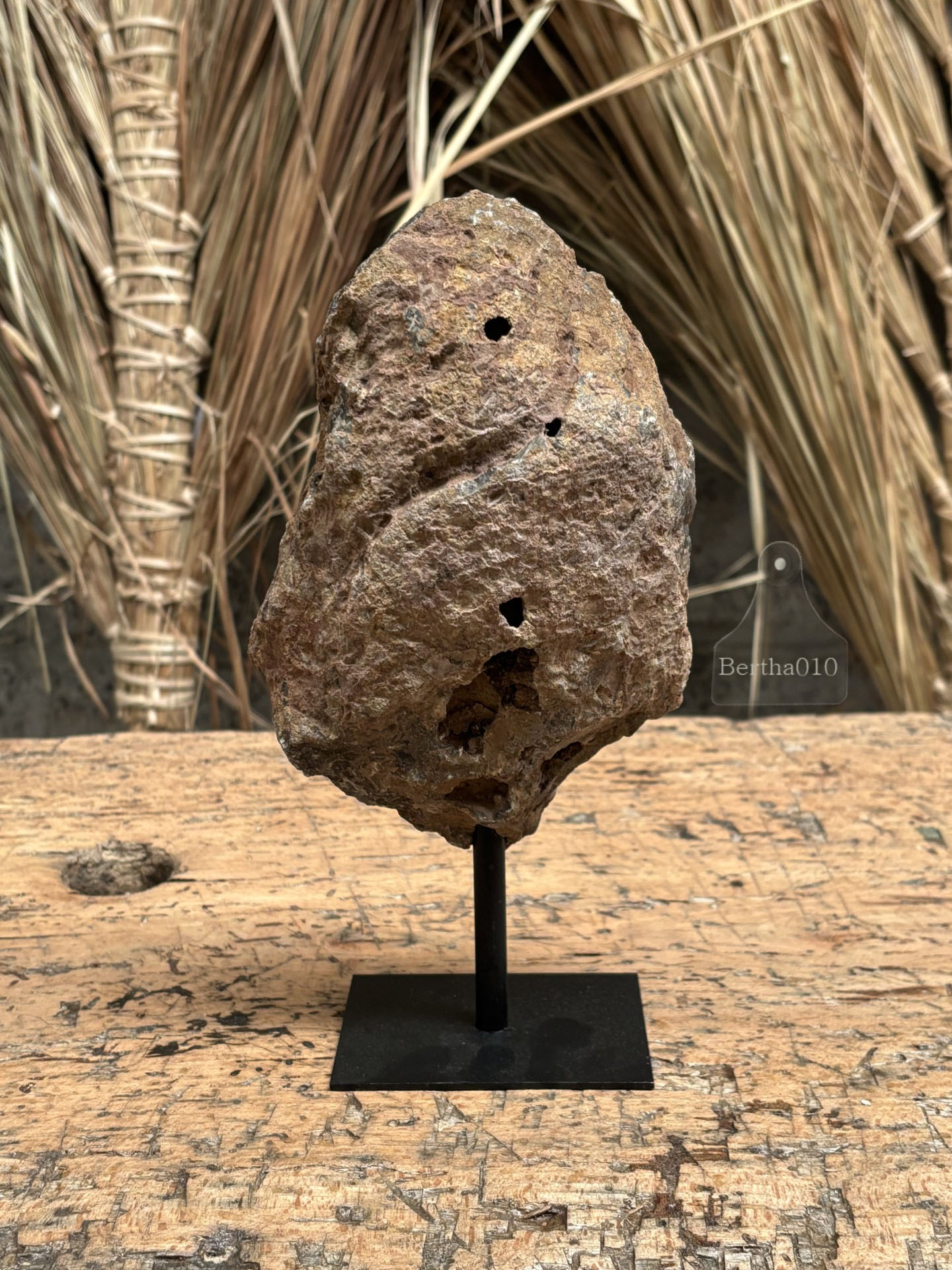 Amethist op standaard 147539 hoogte 24 cm