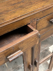 Oud antiek vitrinekastje 147493 verkocht