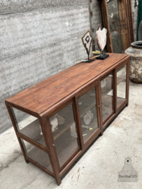 Antieke vitrinekast museum toonbank keukeneiland  147834