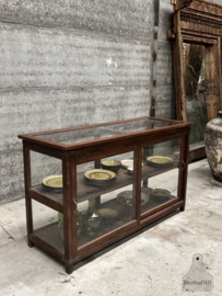 Jaren 30 vitrine dressoir  museale herkomst 147865