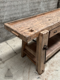 Authentieke Belgische timmermanswerkbank uit school 75 jaar oud 147954 lengte 172 cm