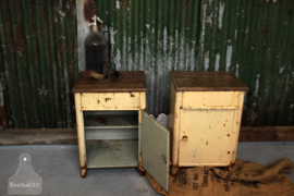 2 industriële nachtkastje (132727)..verkocht