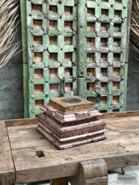 Oude houten kandelaar poer India 146939