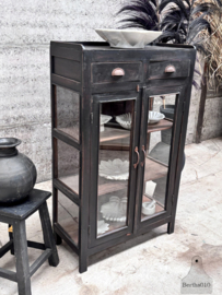Oud antiek vitrinekastje 147222 verkocht