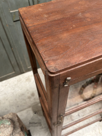 Authentieke houten vitrinekast uit het vroege functionalisme 148146