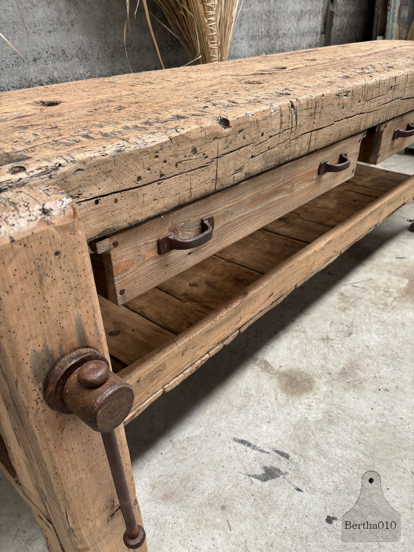 Robuuste antieke werkbank 147540 lengte 250 cm