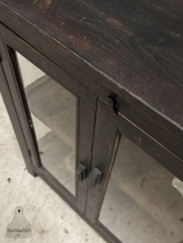 Oude toonbank  museumvitrine 147781d lengte 136 cm