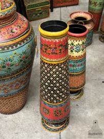 Unieke Indiase ijzeren vaas met handbeschilderd bloemmotief 147906