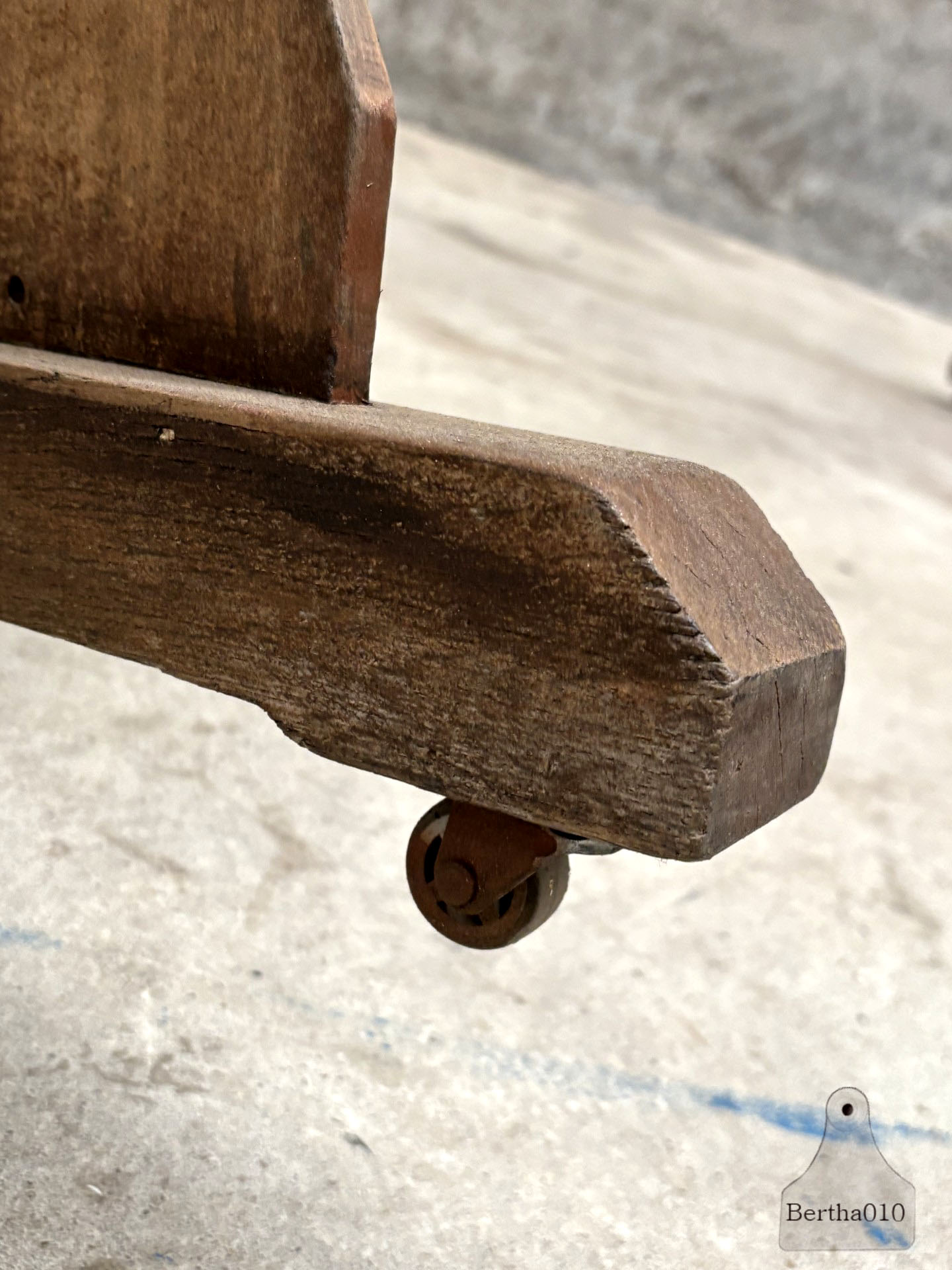 Originele oude schoolkapstok op wielen jaren ’40–’50 147606