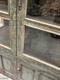Charmante antieke vitrinekast met originele patina 147708
