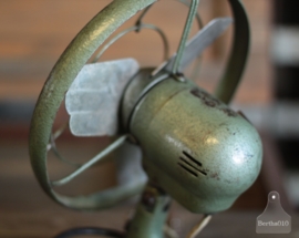 Geleefde ijzeren ventilator (132501)..verkocht