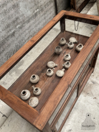 Antieke vitrinekast museumstuk in topkwaliteit 147859