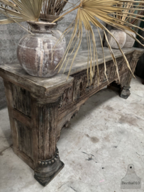 Unieke handgesneden Oosterse sidetable een meubel met ziel 147769