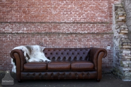 Oude geleefde 3 zit Chesterfield bank (131103)..verkocht