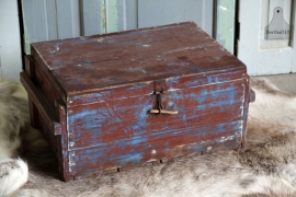 Oud geleefde kist (131130)..verkocht