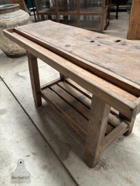 Kleine antieke werkbank 147952 lengte 141 cm