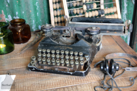 Jaren 20 typemachine (133614)....verkocht