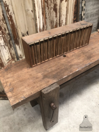 Oude werkbank, bartafel, dressoir (145237) verkocht